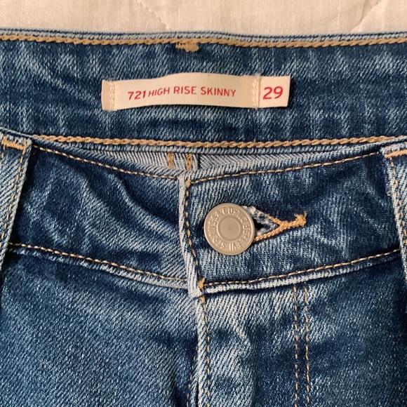 Levi’s High Rise Skinny Jeans - Picture 7 of 12